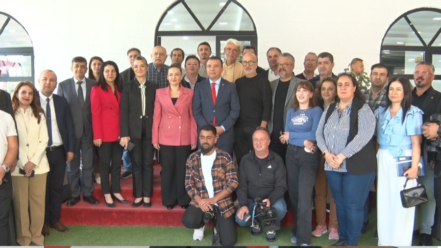 Antalya Büyükşehir Belediye Başkanvekili Özdemir: "muhittin Başkan Günden Güne Kilo Veriyor, Bağışıklığı Düşüyor"