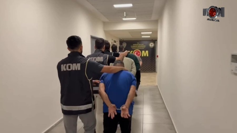 Antalya’da İş Yeri Kurşunlayan Ve Haraç İsteyen 5 Şüpheli Tutuklandı