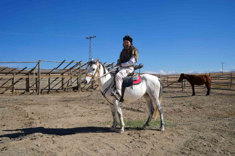 Doğu Türkistan’dan Niğde’ye Uzanan Yol: Altay Köyünde Kazaklar Kültürlerini Yaşatıyor