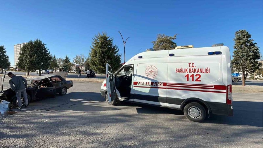 Takla Atan Tofaş Hurdaya Dönerken Sürücüsü Ölümden Döndü