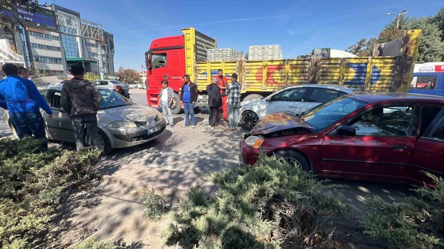 Ters Yolda Gidip Zincirleme Kazaya Neden Olan Sürücüden Pes Dedirten Savunma