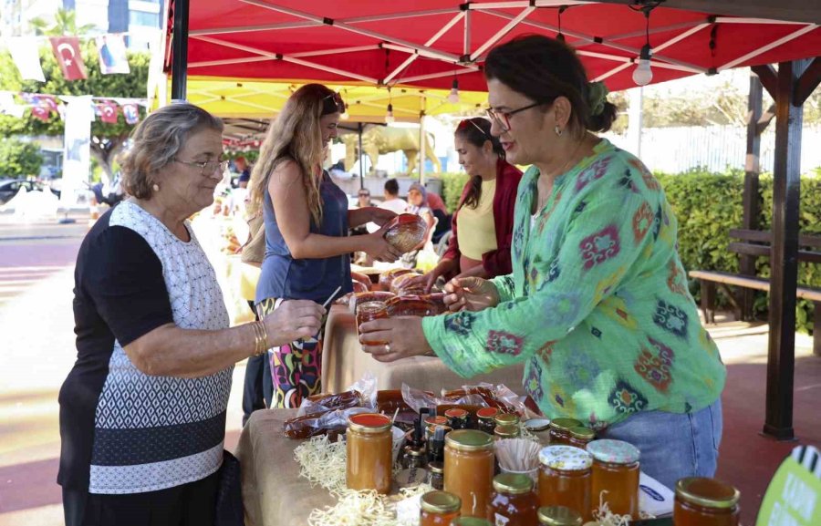 Kadın Üreticilerin El Emeği Ürünleri ’hasat Pazarı’nda