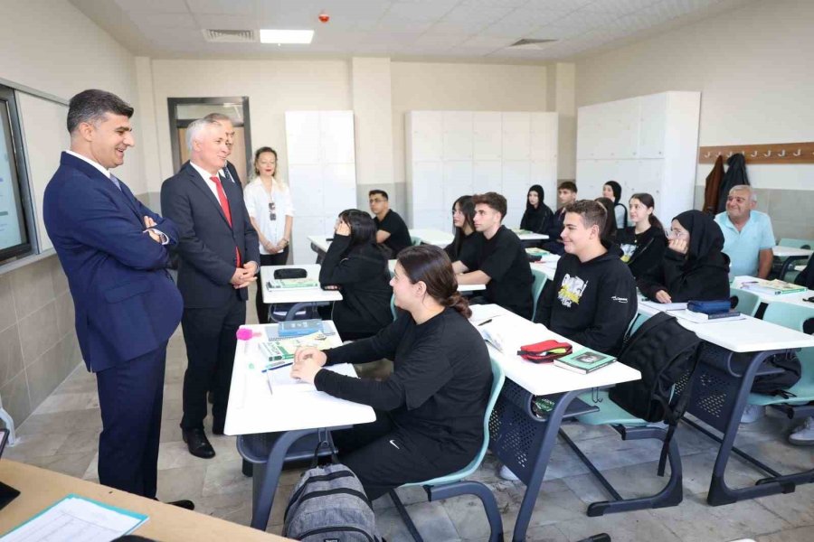 Başkan Vekili Şener: "eğitim, Geleceğimizin En Önemli Yatırımıdır"