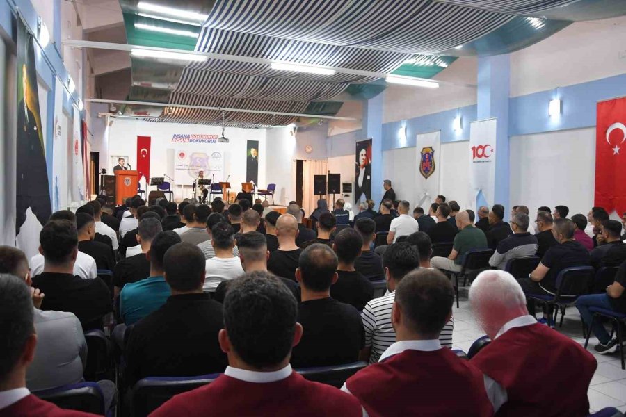 Antalya’da Hükümlü Kur’an-ı Kerim’i Ezberleyerek Hafız Oldu