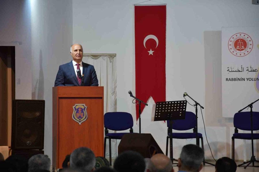 Antalya’da Hükümlü Kur’an-ı Kerim’i Ezberleyerek Hafız Oldu