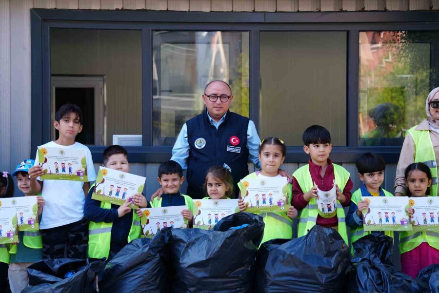 "takipçim Kadar Çöp Topluyorum": Aras Ve Minik Doğa Müfettişleri Görevde