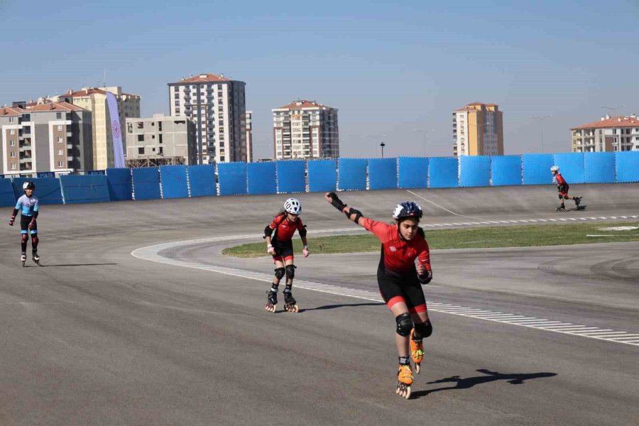 Tekerlekli Paten Kulüpler Türkiye Şampiyonası, Karaman’da Başladı