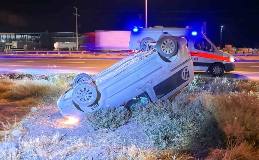 Takla Atan Hafif Ticari Aracın Sürücüsü Kaçarak Kayıplara Karıştı