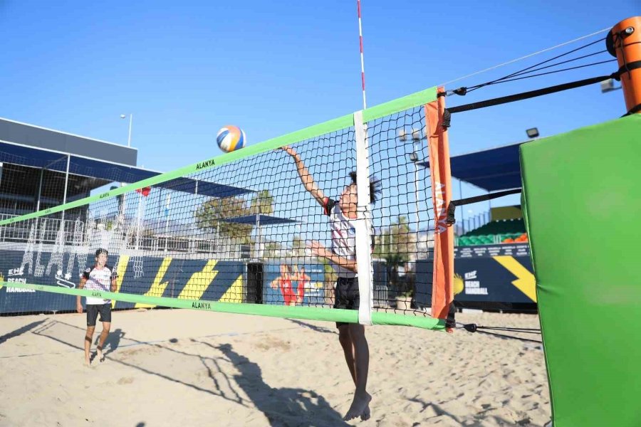 Moğolistan U16 Plaj Voleybolu Milli Takımı Alanya’da Kampa Girdi