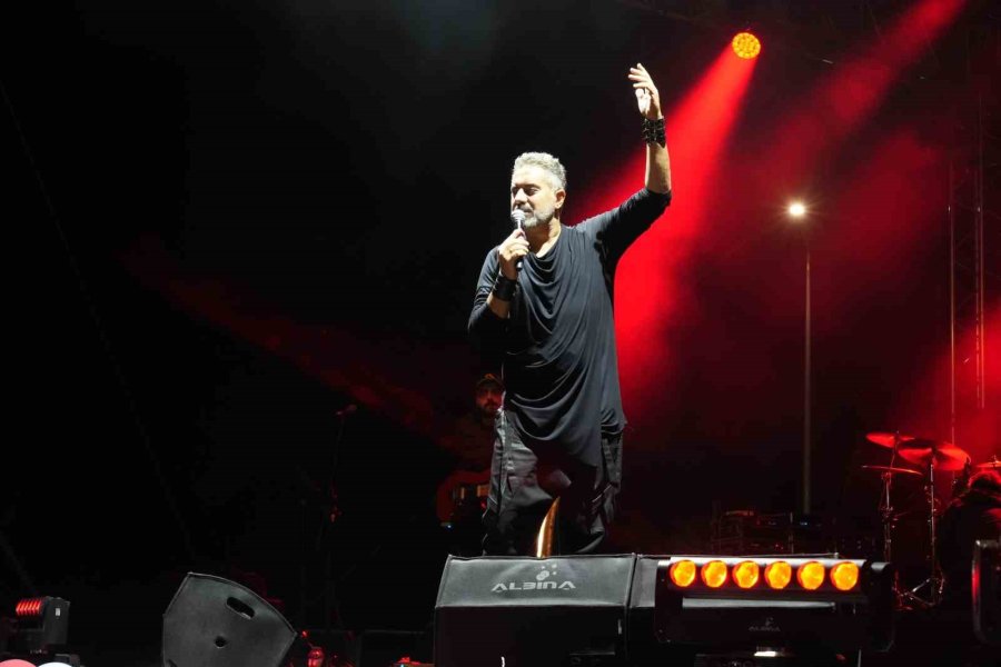 Turgay Başyayla, Niğde Gastronomi Festivali’nde Sahle Aldı