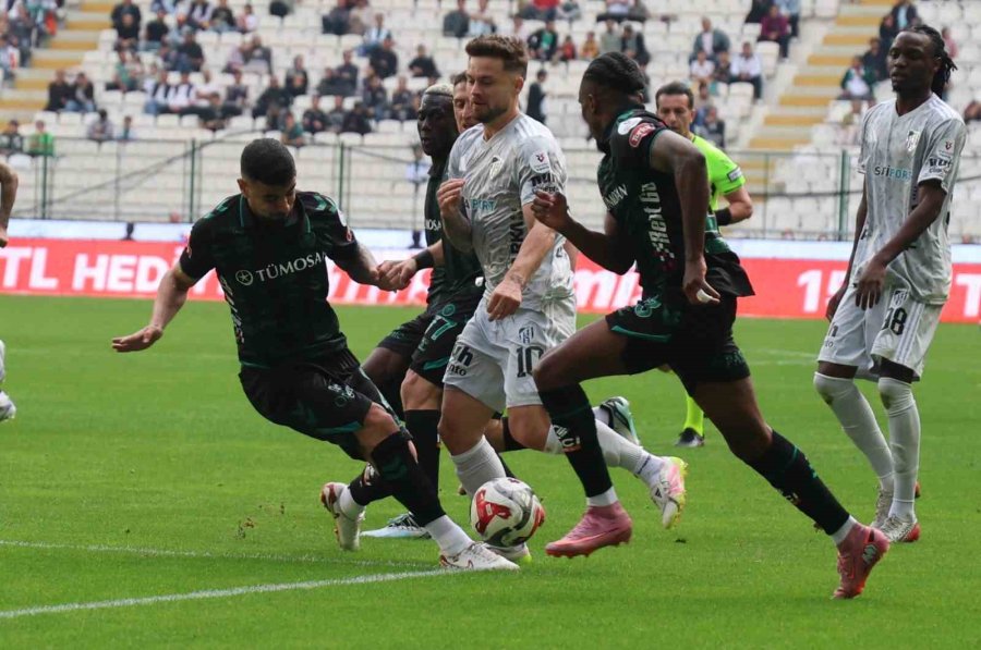 Trendyol Süper Lig: Konyaspor: 0 - Kocaelispor: 1 (ilk Yarı)