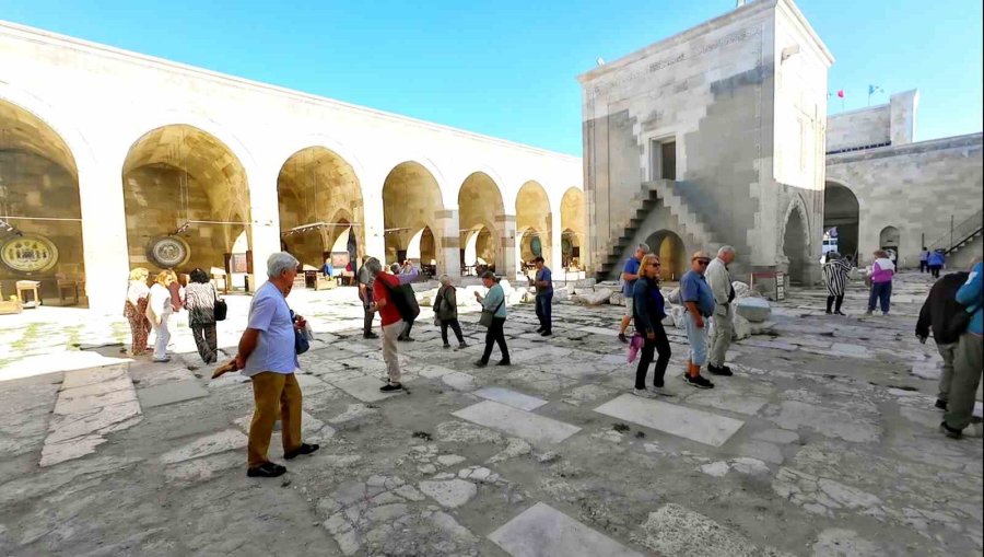 Sultanhanı Kervansarayı Yerli Ve Yabancı Turistlerin İlgi Odağı
