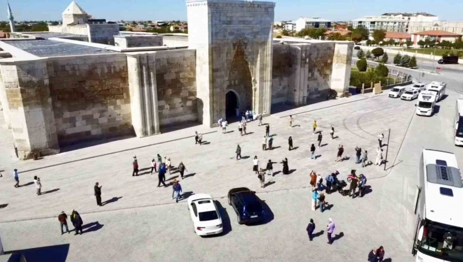 Sultanhanı Kervansarayı Yerli Ve Yabancı Turistlerin İlgi Odağı