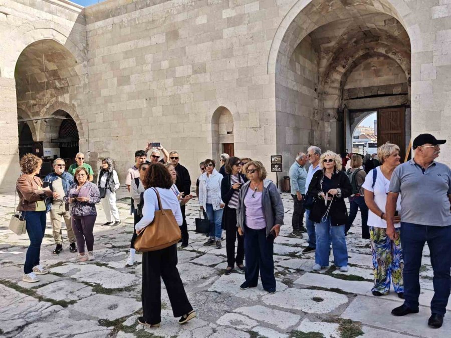 Sultanhanı Kervansarayı Yerli Ve Yabancı Turistlerin İlgi Odağı