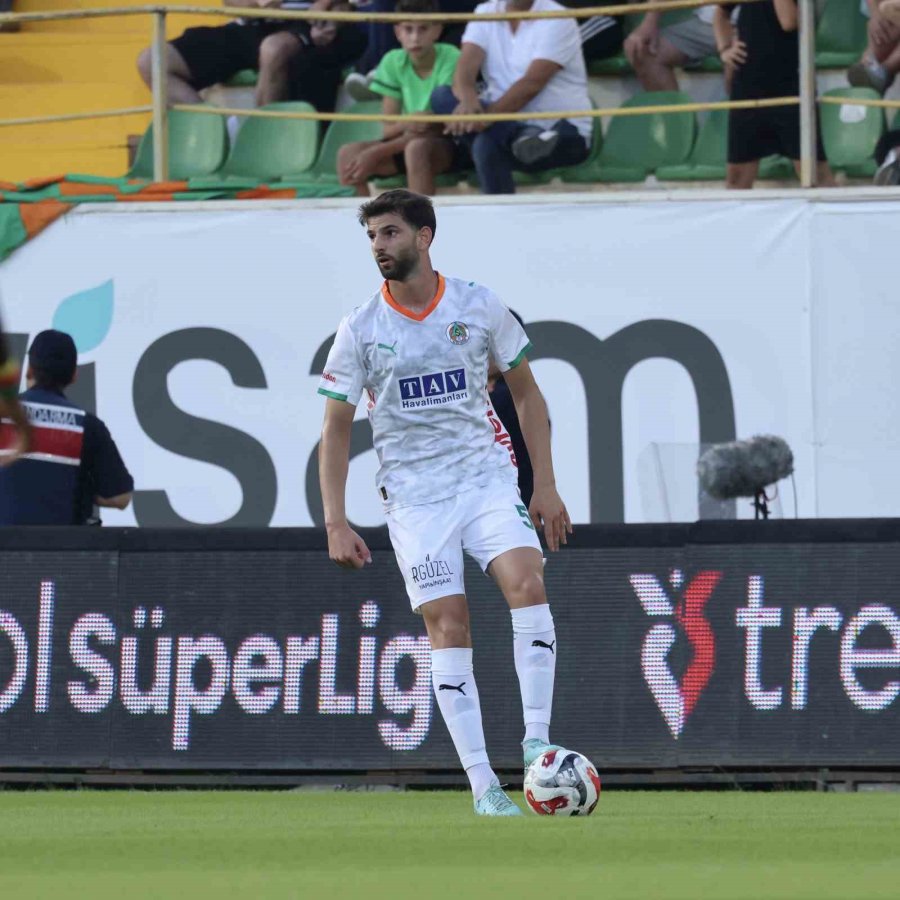 Trendyol Süper Lig: Alanyaspor: 0 - Göztepe: 0 (ilk Yarı)