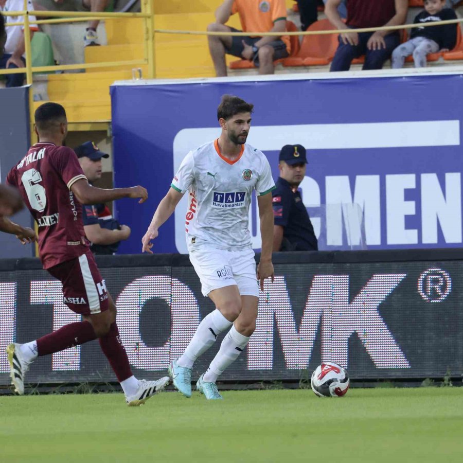 Trendyol Süper Lig: Alanyaspor: 0 - Göztepe: 0 (ilk Yarı)