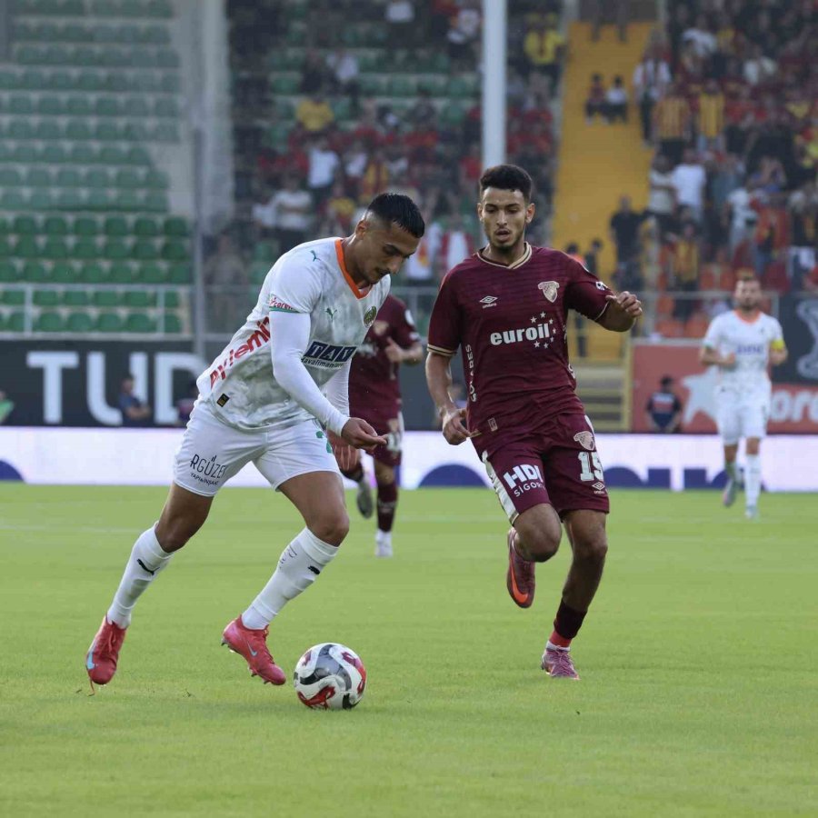 Trendyol Süper Lig: Alanyaspor: 0 - Göztepe: 0 (ilk Yarı)
