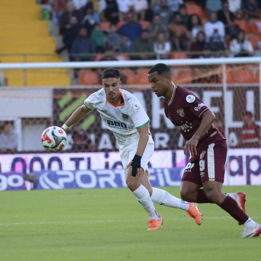 Trendyol Süper Lig: Alanyaspor: 0 - Göztepe: 0 (ilk Yarı)