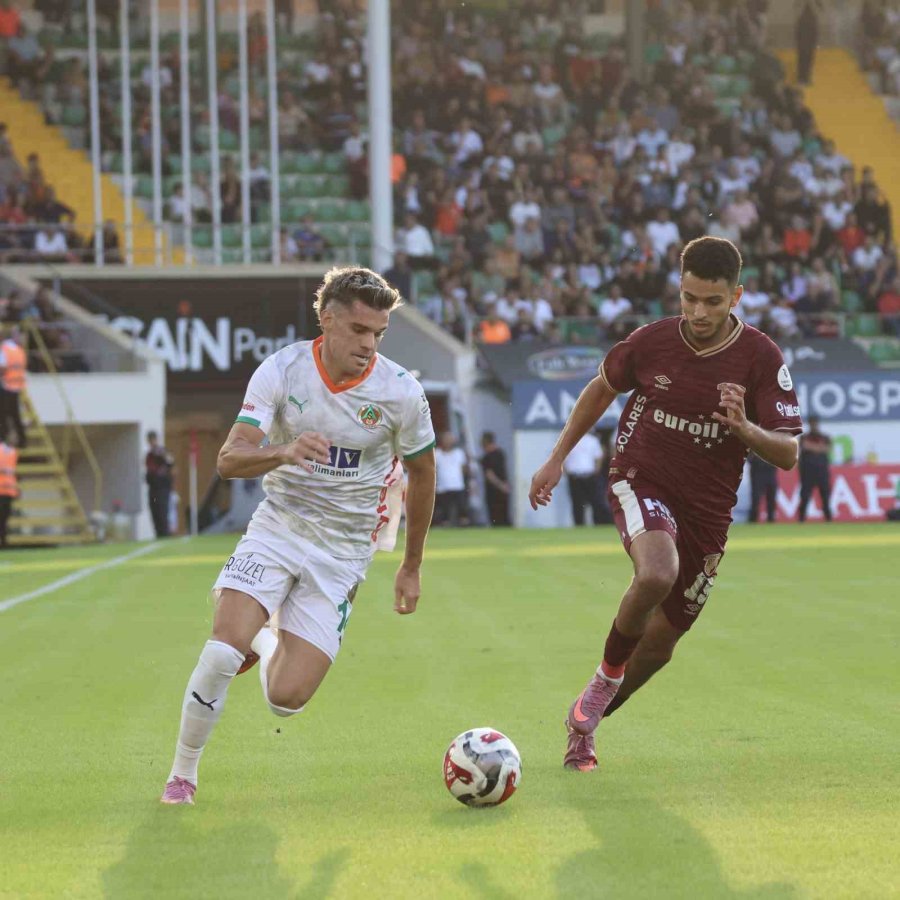 Trendyol Süper Lig: Alanyaspor: 0 - Göztepe: 0 (ilk Yarı)