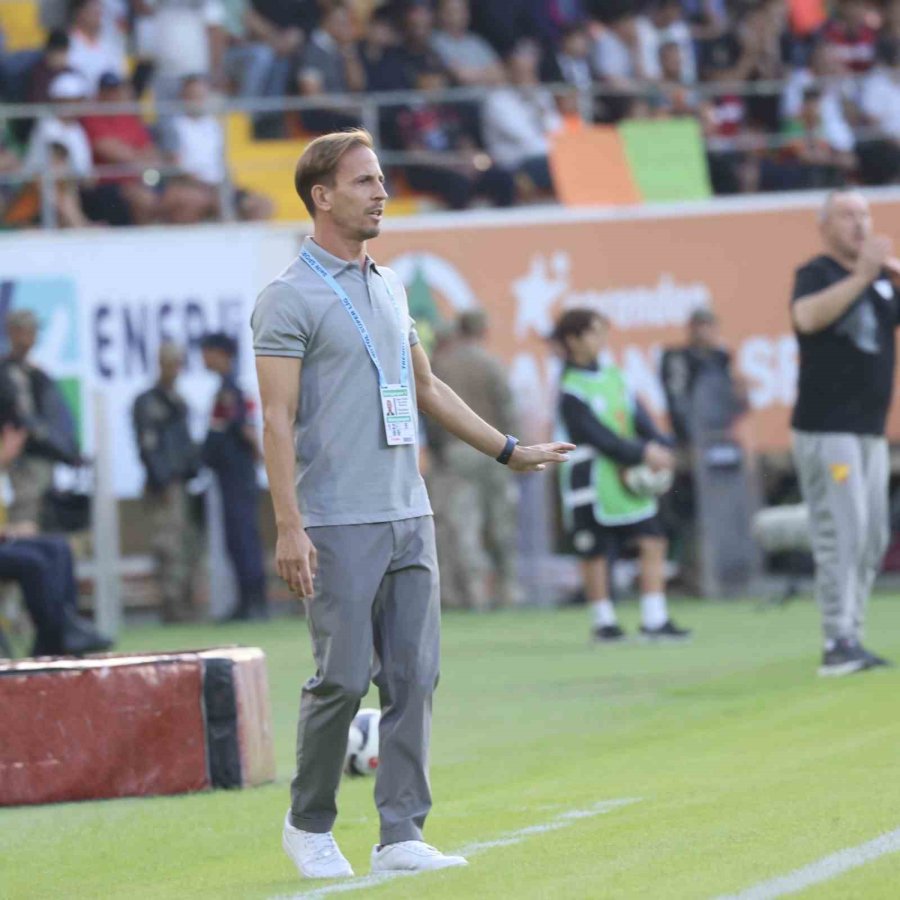 Trendyol Süper Lig: Alanyaspor: 0 - Göztepe: 0 (ilk Yarı)