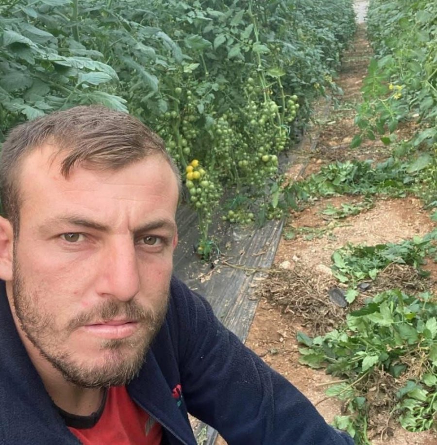 Oğlu Bıçaklanarak Öldürülen Anne Gözyaşları İçinde Adalet İstedi: "tarla Gibi Yapmış Oğlumu"