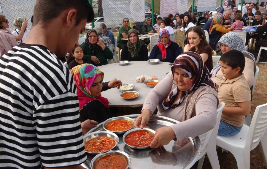 Yörük Köyünde İmece Usulü Yöresel Yemeklerle Gastronomi Şenliği
