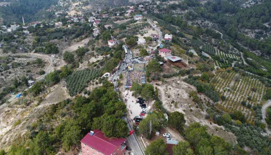 Yörük Köyünde İmece Usulü Yöresel Yemeklerle Gastronomi Şenliği