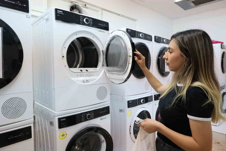 Öğrenciler Uygun Fiyata Otel Konforunda Hizmet Alıyor