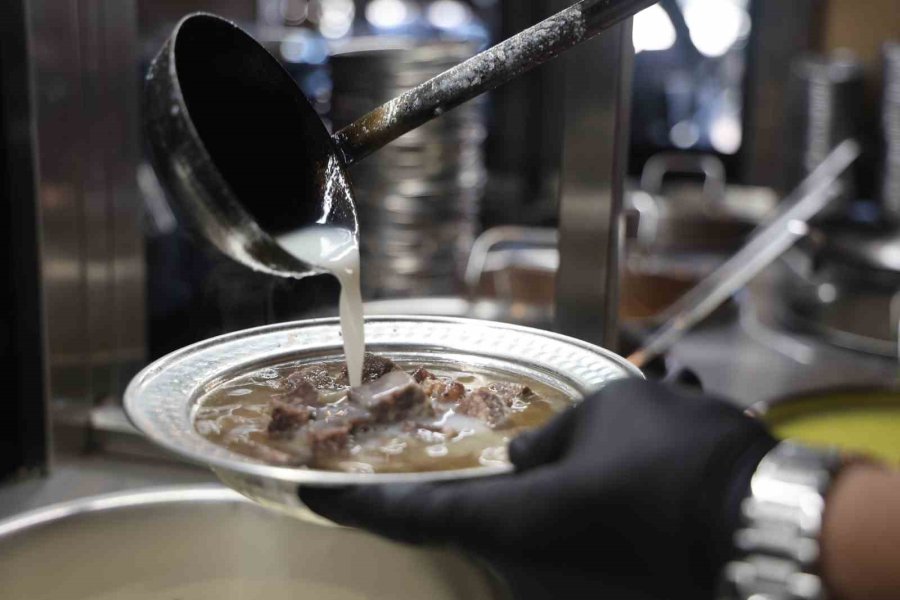 Çocukların Dahi Tükettiği Kış Çorbaları: "kelle Ve Arabaşı"