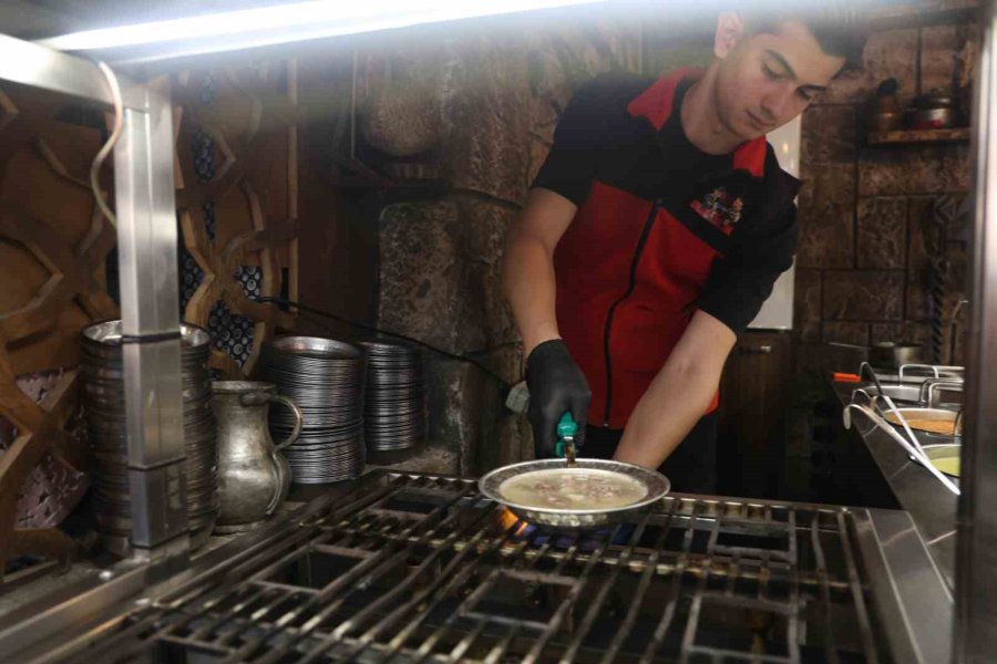 Çocukların Dahi Tükettiği Kış Çorbaları: "kelle Ve Arabaşı"