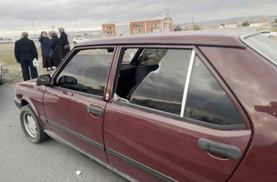 Aksaray’da Polis Cenazesi Sırasında Konvoya Saldırı: 4 Yaralı