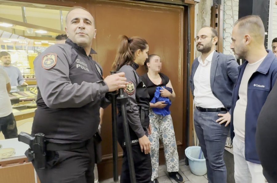Kadının Sahte Altın Oyunu Kapalı Çarşıda Bozuldu