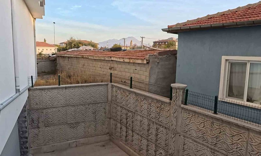 Aksaray’da Mahallenin Ortasındaki Ahıra Tepki