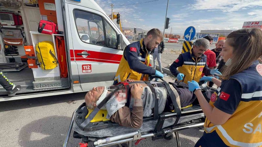 Aksaray’da Otomobil İle Tır Çarpıştı: 1 Ağır Yaralı