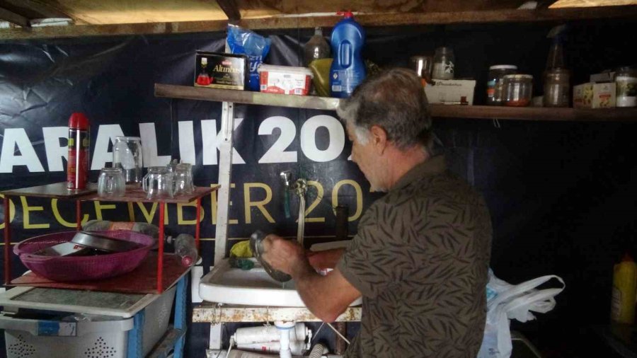 İyiliği Hayatını Altüst Etti, Hem Yarım Milyon Lira Borçlandı Hem De Evden Kovuldu