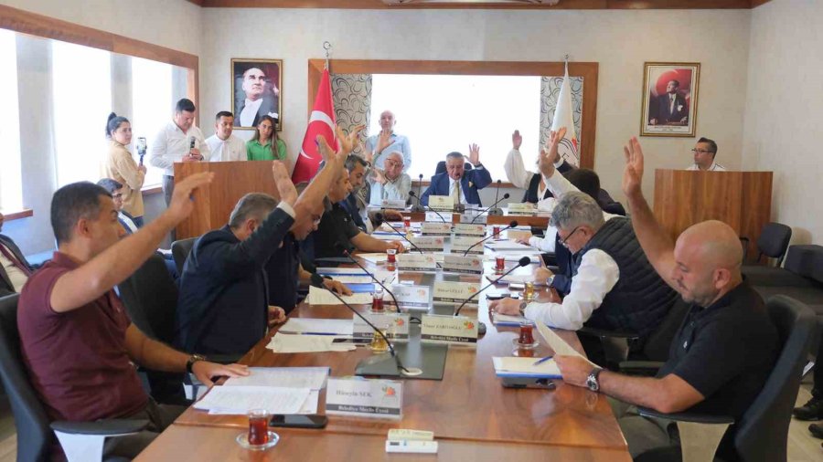 Kemer Belediyesi’nde 2026 Mali Yılı Bütçe Tasarısı Oy Birliğiyle Kabul Edildi