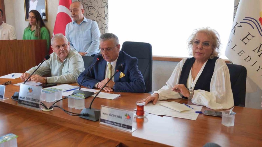 Kemer Belediyesi’nde 2026 Mali Yılı Bütçe Tasarısı Oy Birliğiyle Kabul Edildi