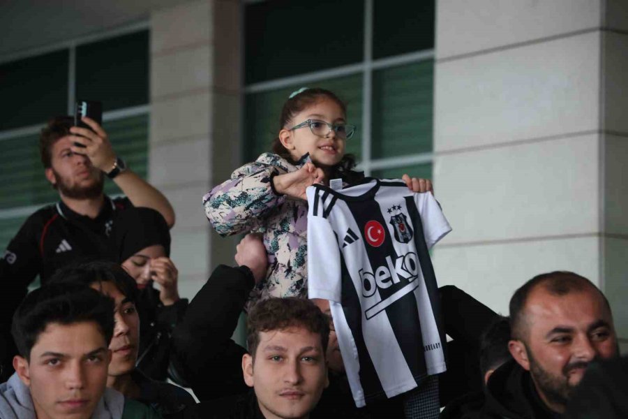Beşiktaş Kafilesi Konya’ya Geldi