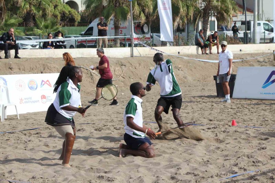 Mersin’de Dünyada İlk Kez Düzenlenen Bedensel Engelliler Plaj Oyunları Başladı