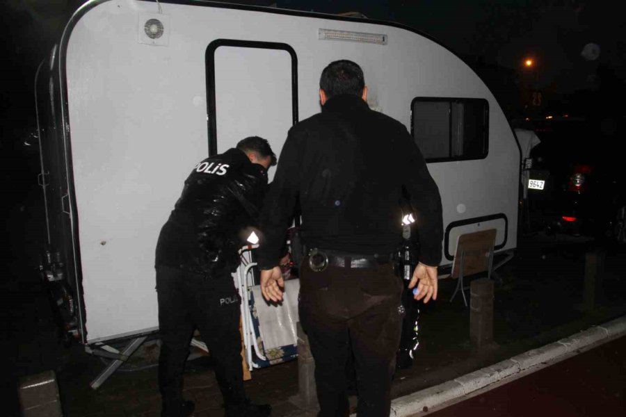 Karavanda Kalan Yaşlı Adamdan Haber Alınamıyor