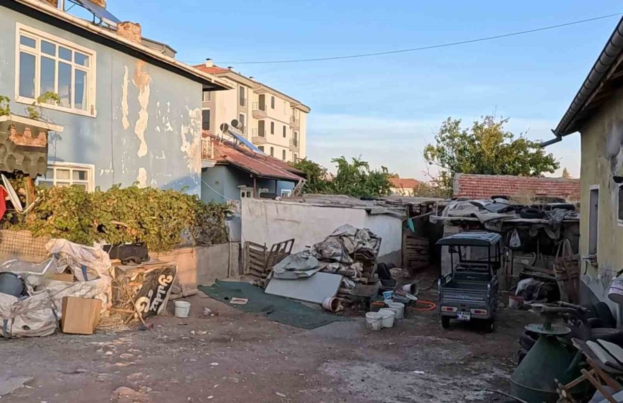 Aksaray’da Mahallenin Ortasındaki Ahıra Tepki