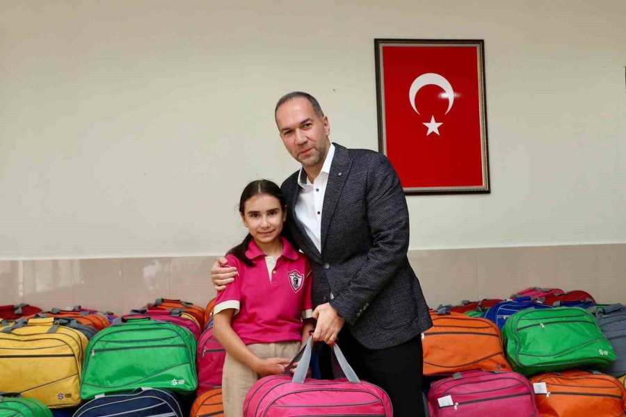 Cumhuriyetin 102. Yılında Öğrencilere Anlamlı Hediye