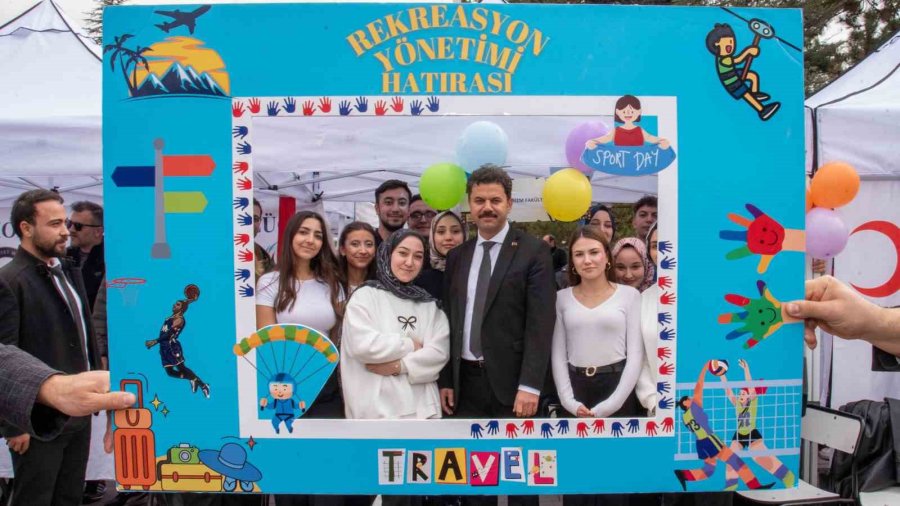 Selçuk Üniversitesinde Tanışma Şenliği Coşkuyla Başladı