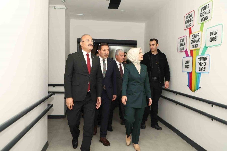 Bakan Göktaş, Konya’da Evlilik Kredisinden Yararlanan Çiftin Nikah Şahidi Oldu