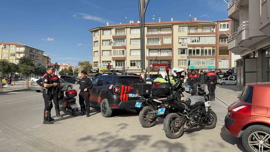 Ehliyetsiz Arkadaşına Motosikleti Verdi, "bir Sürü Cezam Var" Diye Polise Yalvardı