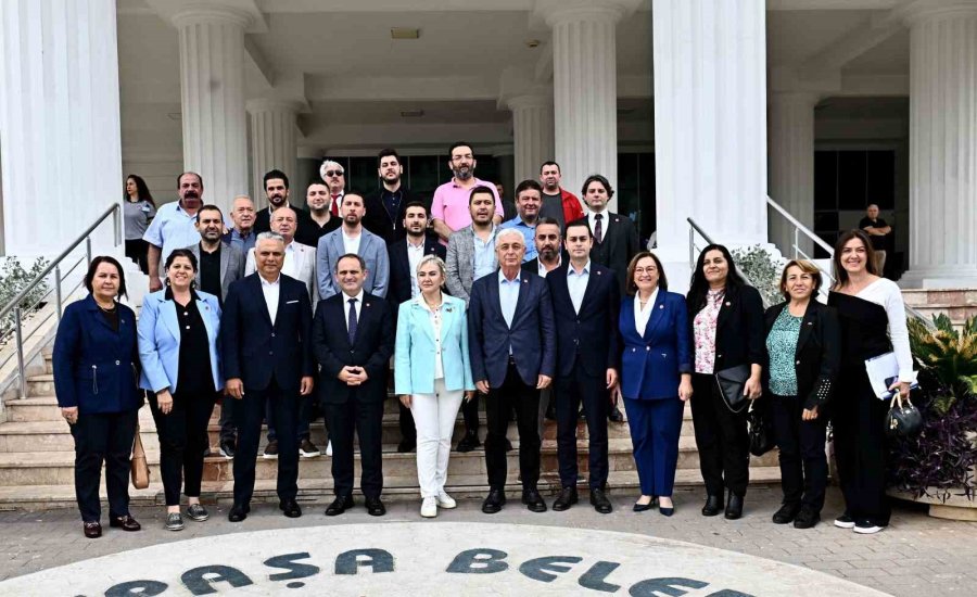 Başkan Uysal: "muratpaşa, Bir Altı Ok Belediyesidir"