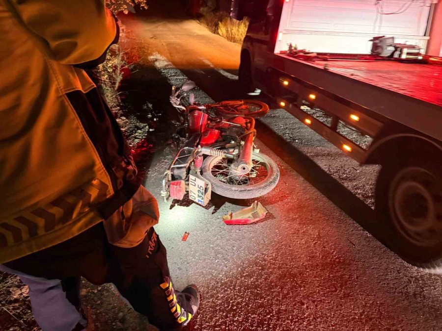 Gazipaşa’da Devrilen Motosikletin Alkollü Sürücüsü Yaralandı