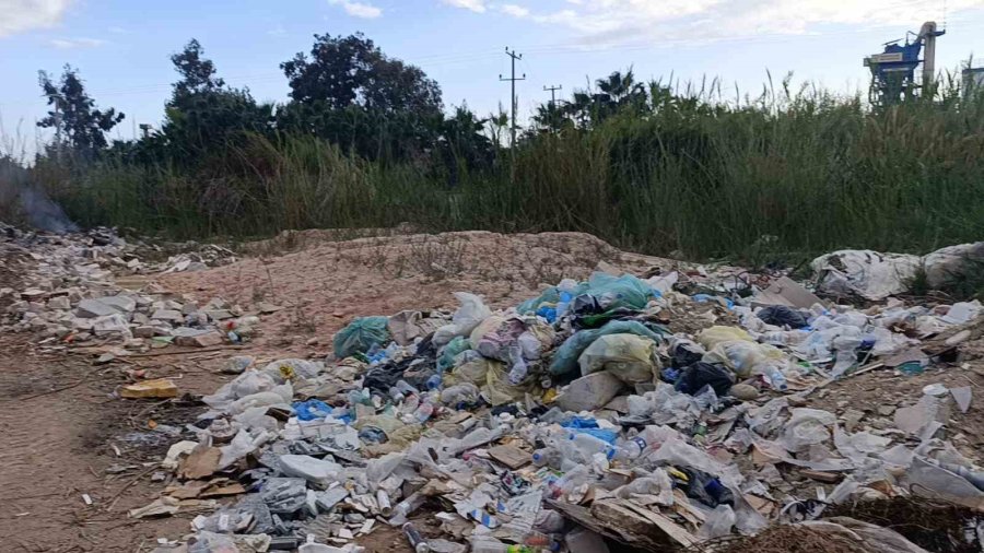 Dökülen Çöpler Kargıların Yanmasına Neden Oldu