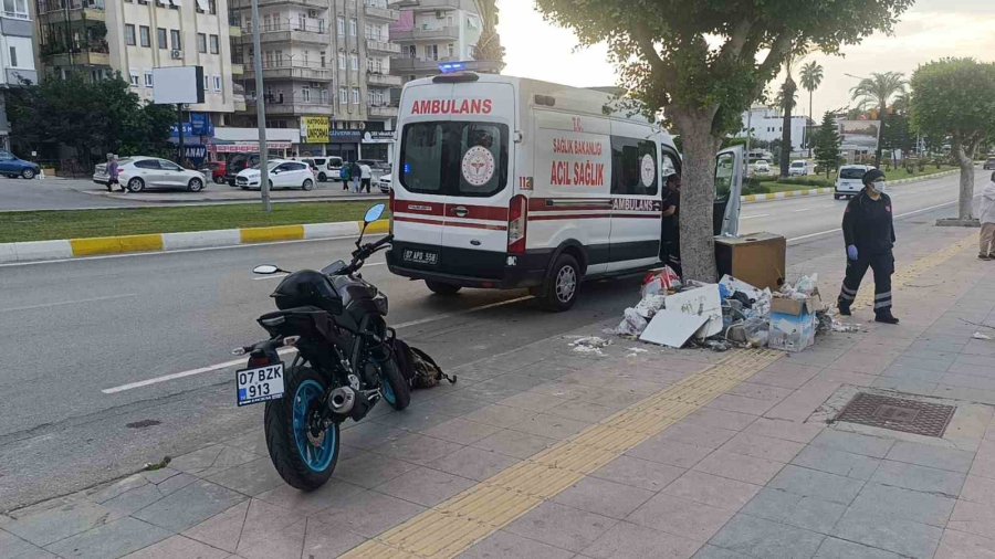 Devrilen Motosikletle Beraber Metrelerce Sürüklendiler