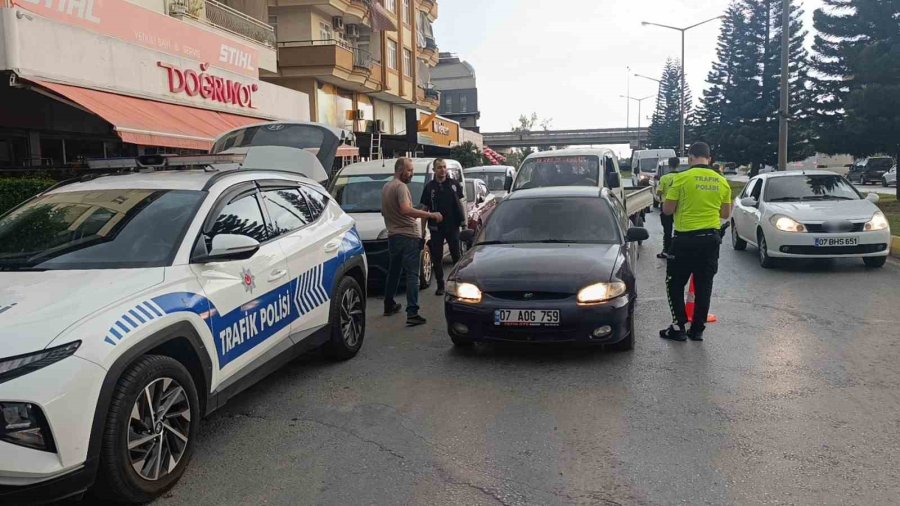 Antaya’da Ehliyetsiz Sürücüye 38 Bin Tl Ceza